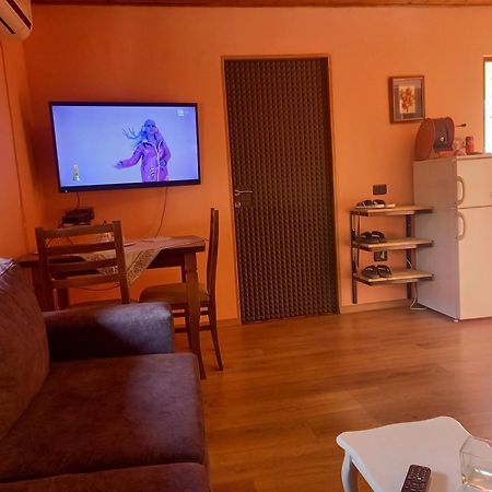 Apartment In Tirana Exterior photo